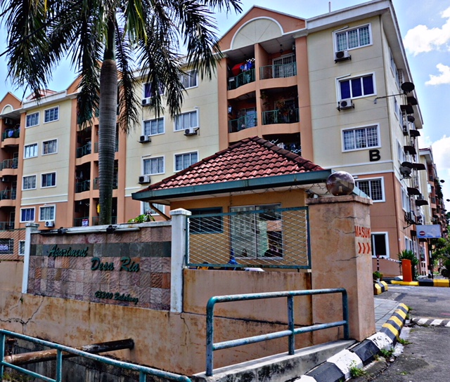 Apartment Desa Ria, Impian Ehsan, Balakong,Seri Kembangan 